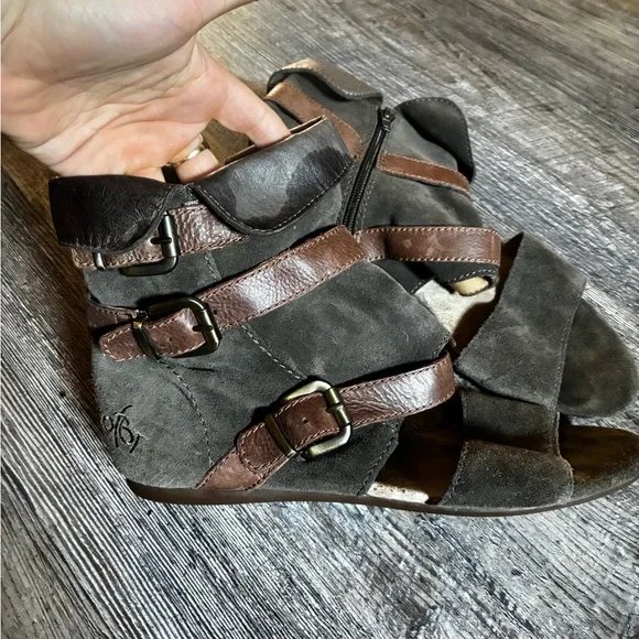 BOHO OTBT Brown and Gray Sandals with Criss-Cross Straps - Picture 1 of 11